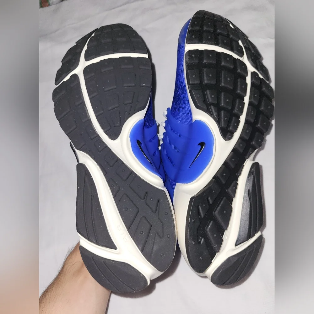 Nike Presto Shoes - Picture 2 of 2